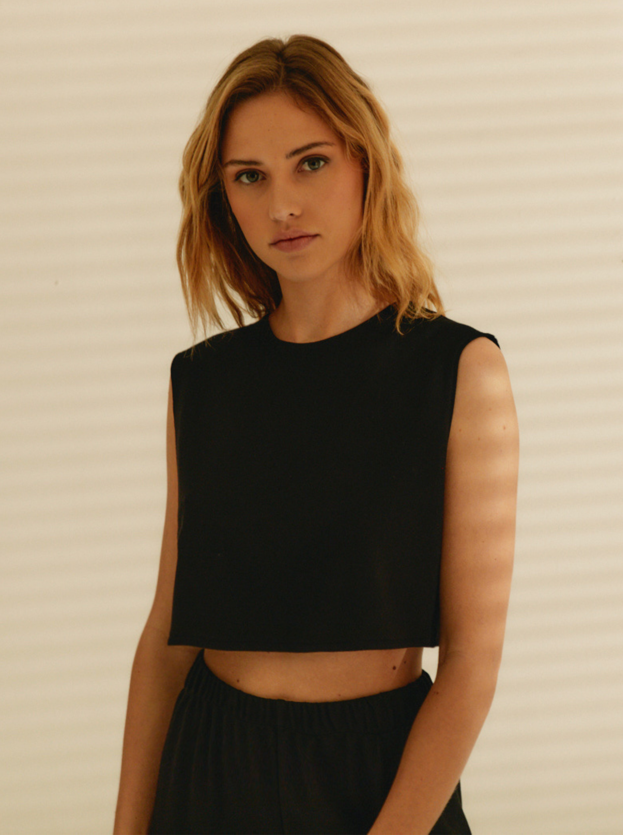 Top Sleevless Easy Black Sans Manche