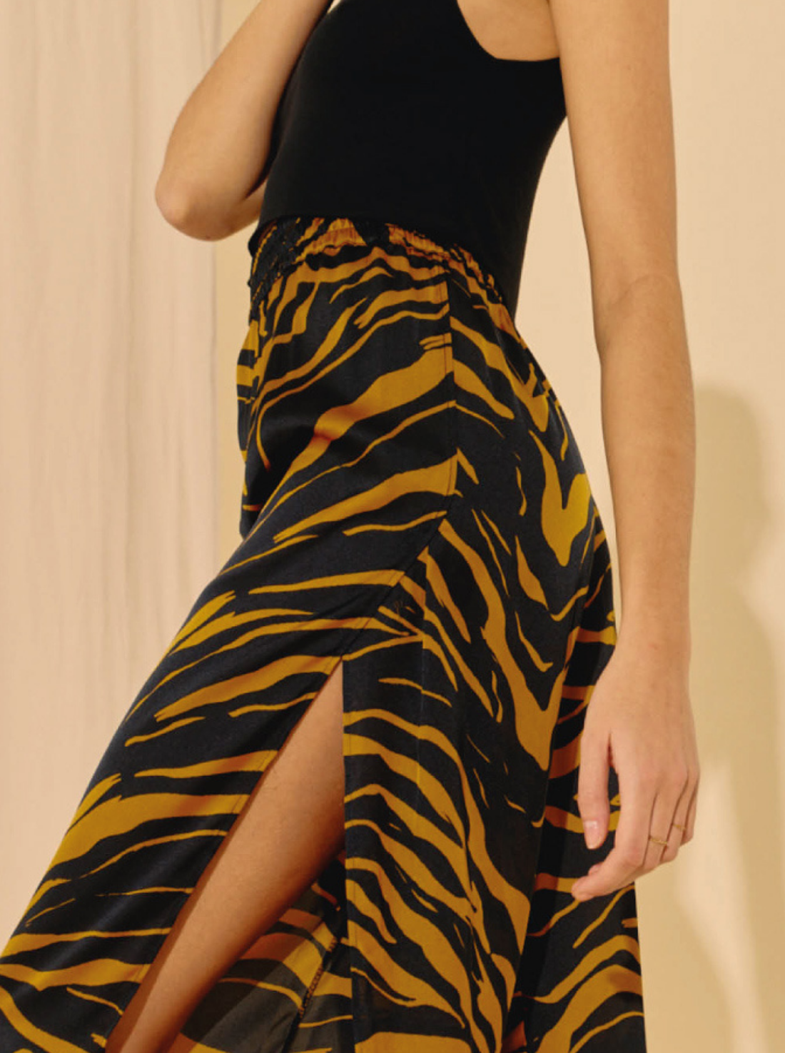 Pantalon Slit Hot Tiger