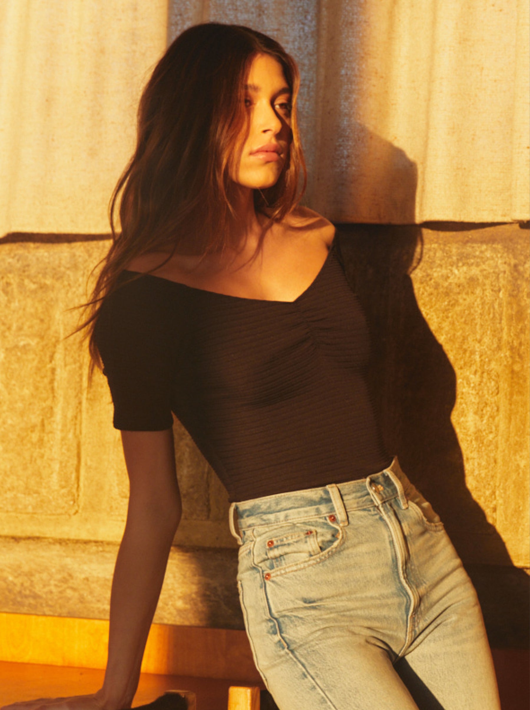 Body Off-Shoulders Dark Wave