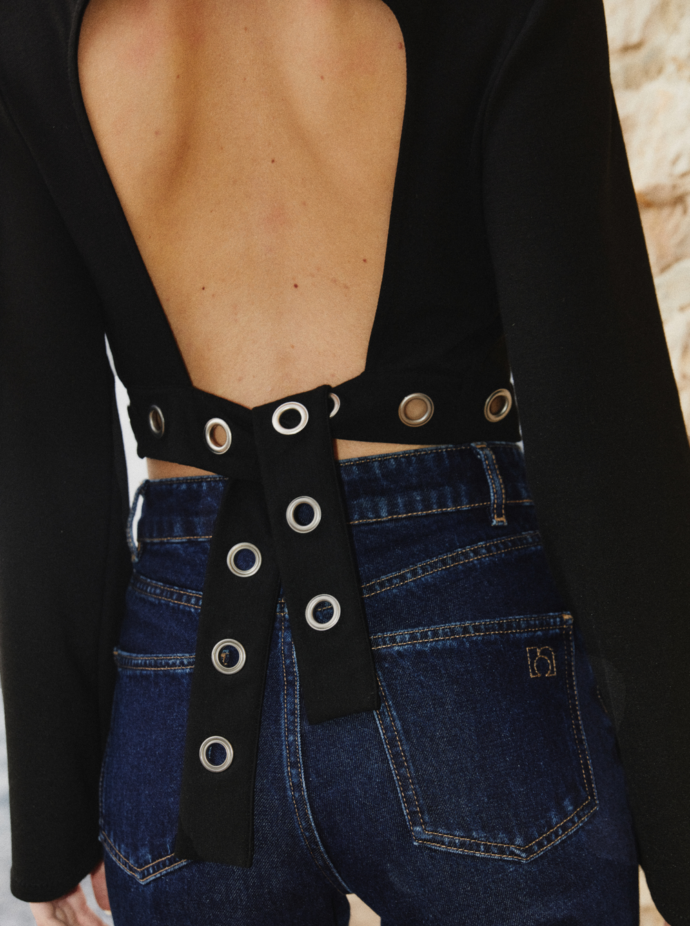 Top Edgy Black à nouer