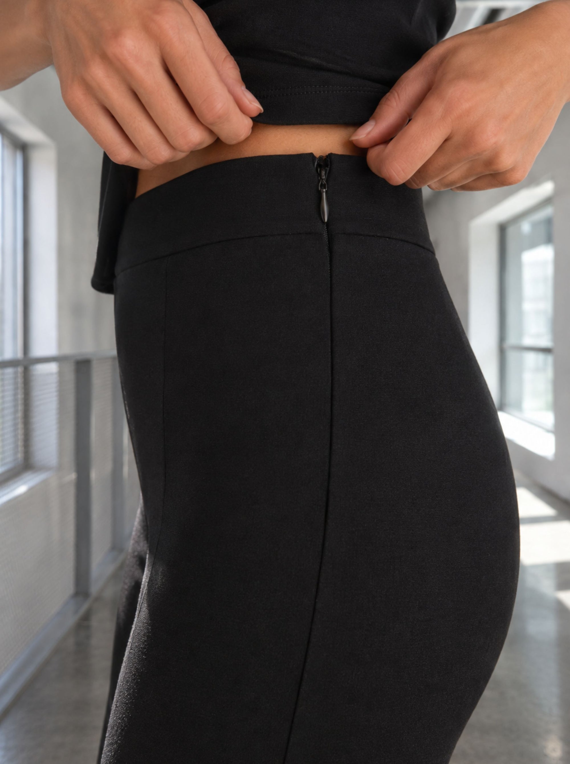 Capri Pants Black Kiss