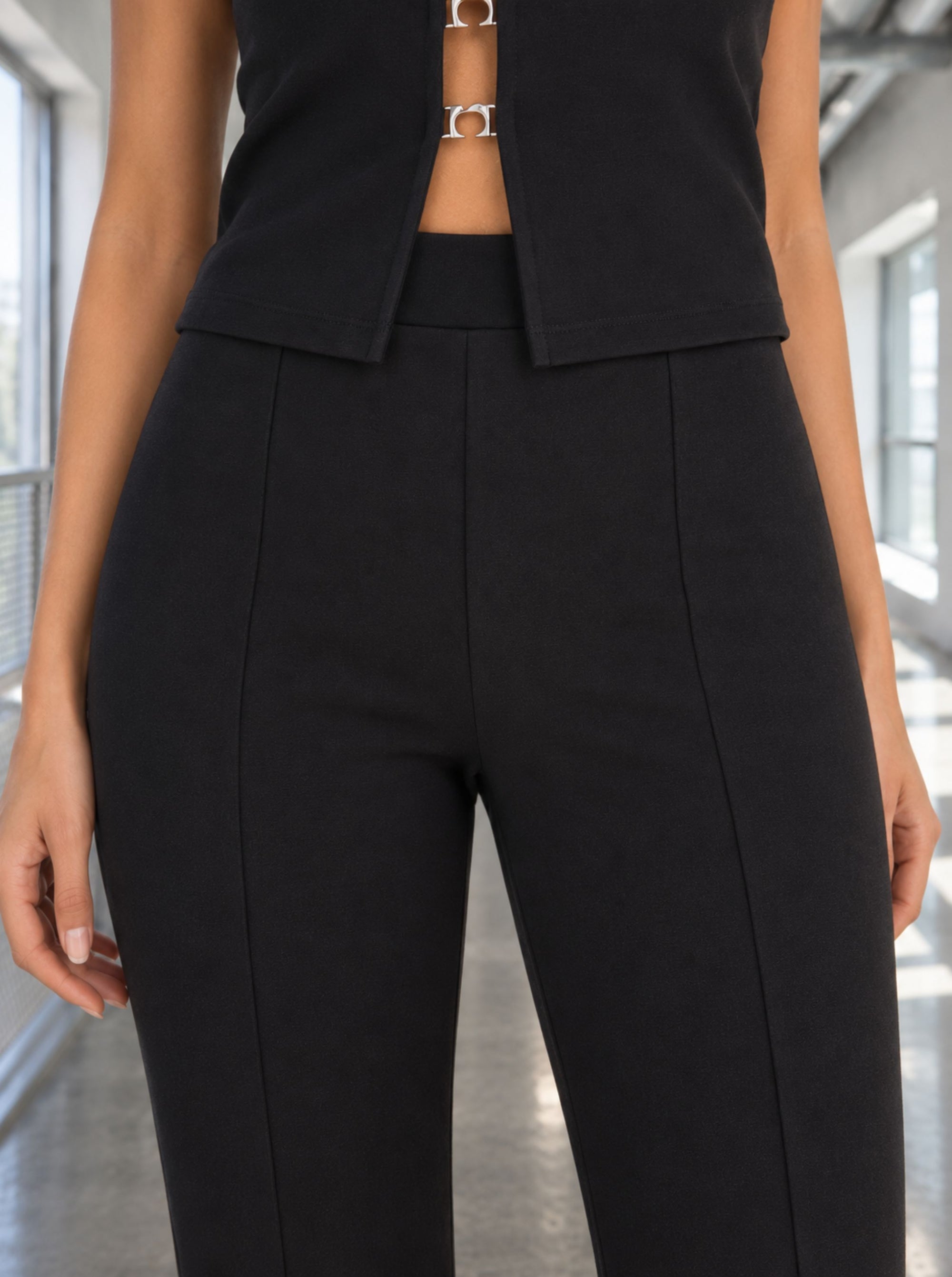 Capri Pants Black Kiss