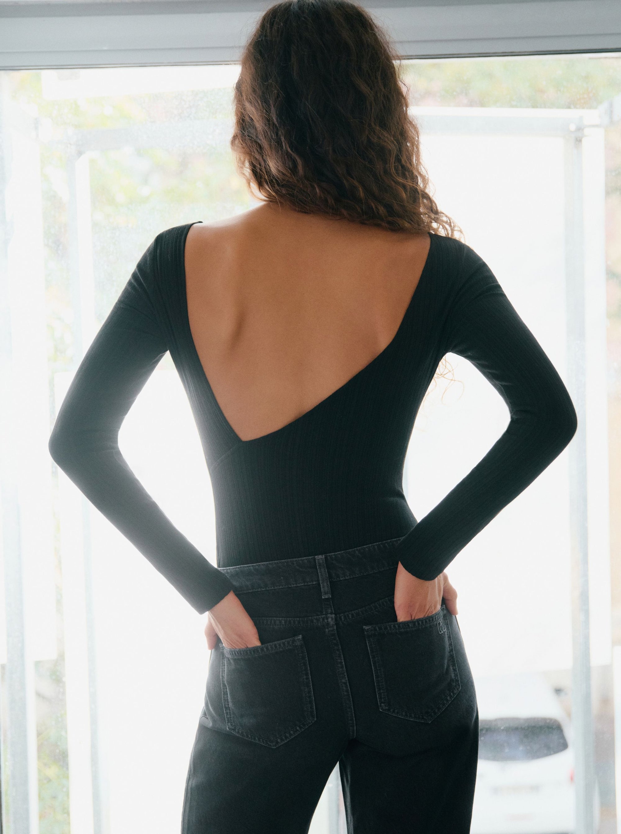 Body Deep Back Black Ring