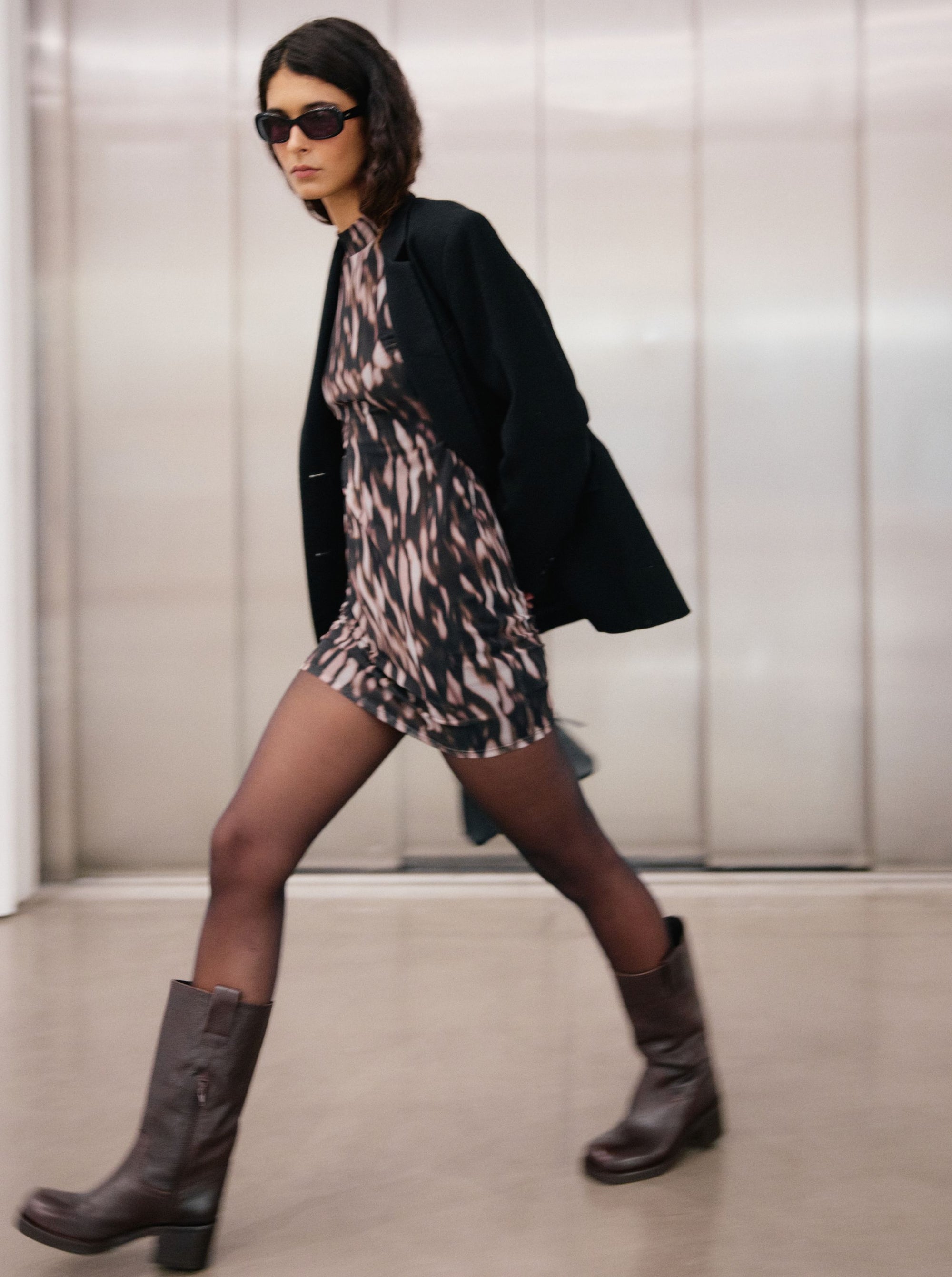 Robe Abstract Mesh