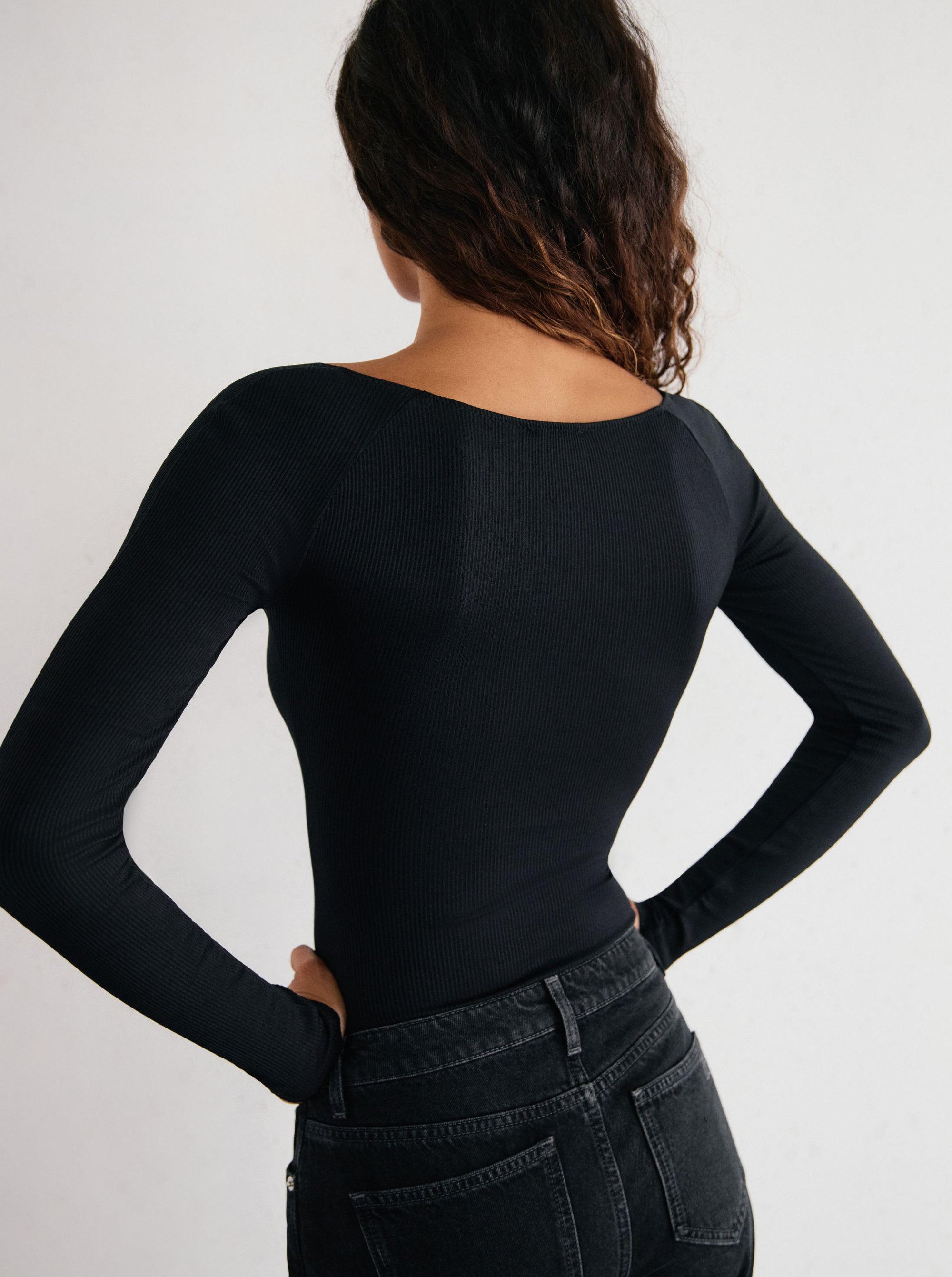 Body Black Square