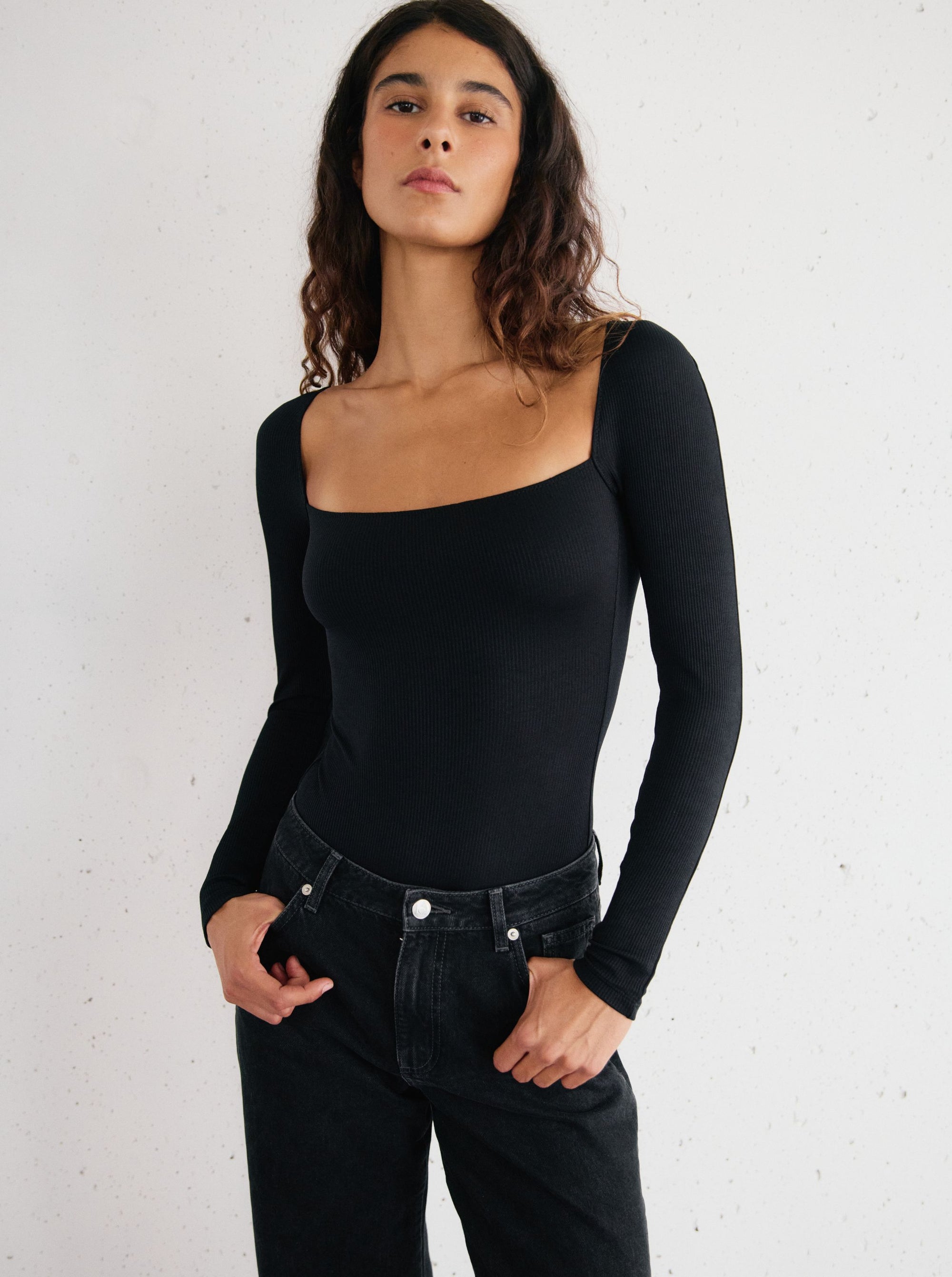 Body Black Square