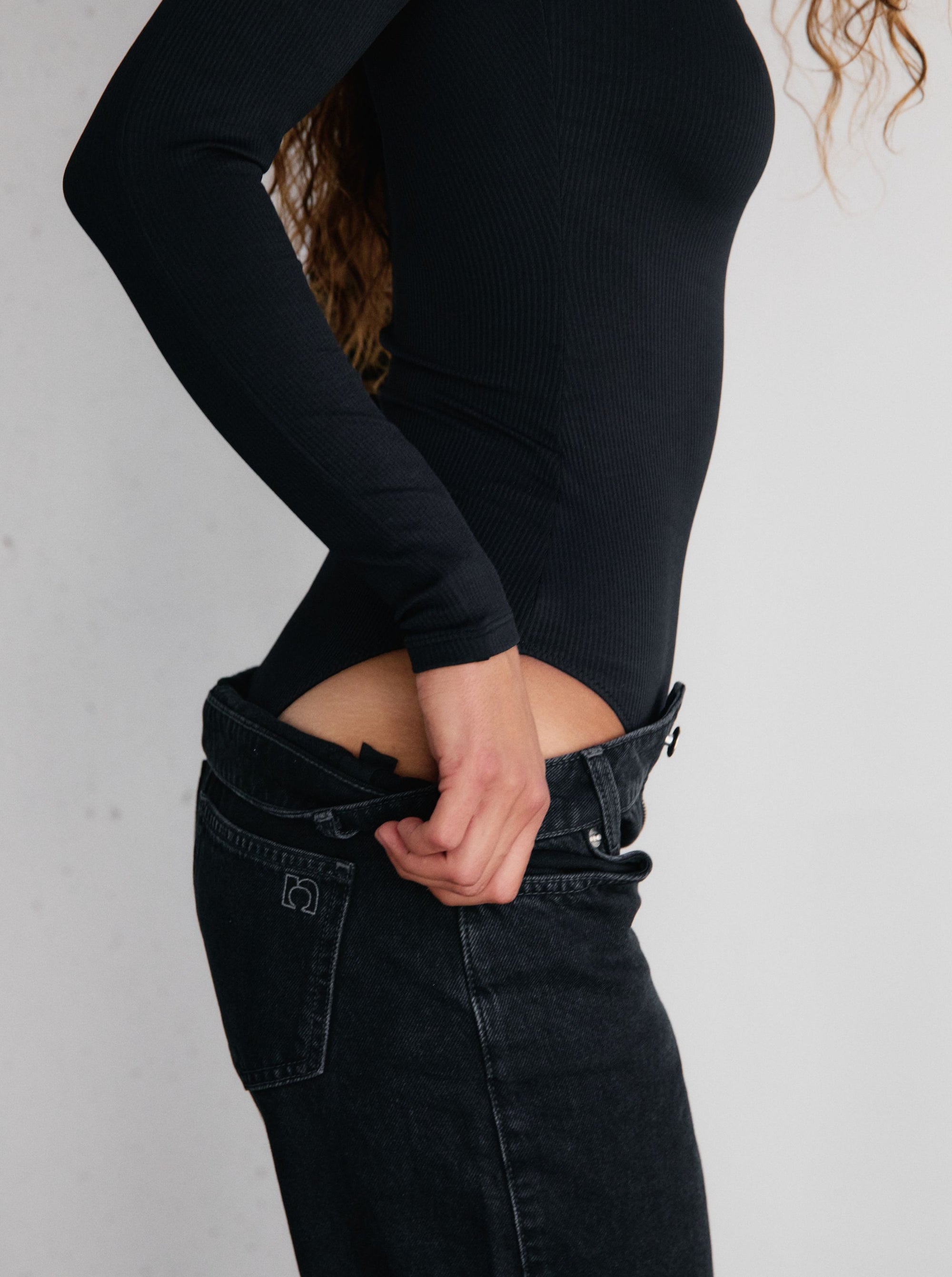 Body Black Square