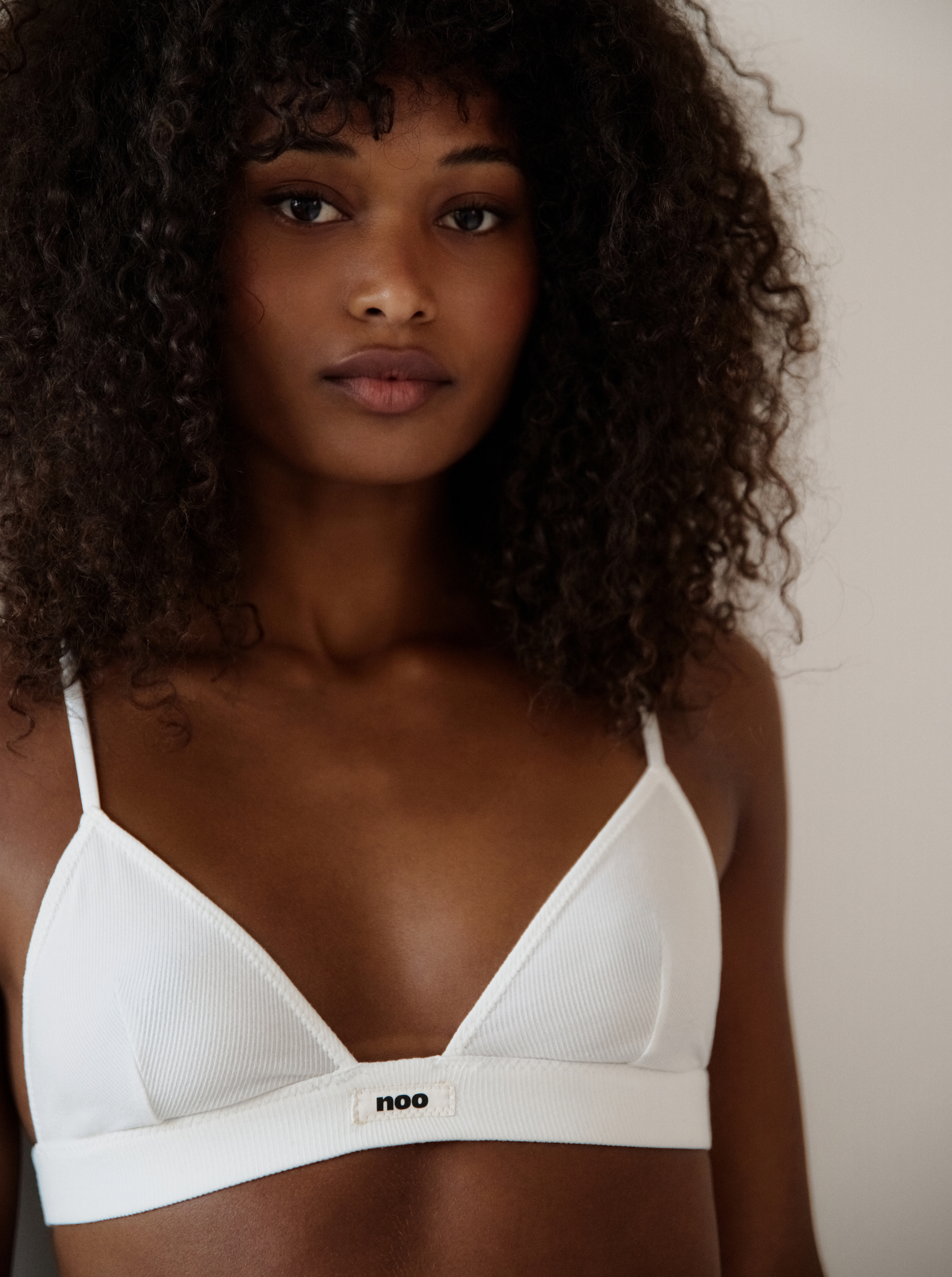 TRIANGLE SOFT WHITE